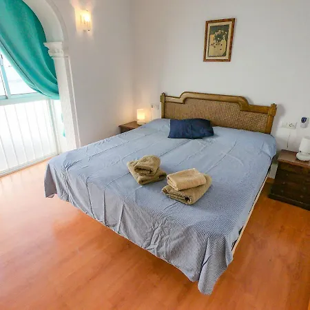 Апартаменты Baluarte Conil Town House With Roof Terrace And Sea View In Barrio De Pescadores *