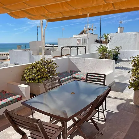 Апартаменты Baluarte Conil Town House With Roof Terrace And Sea View In Barrio De Pescadores Кониль-де-ла-Фронтера